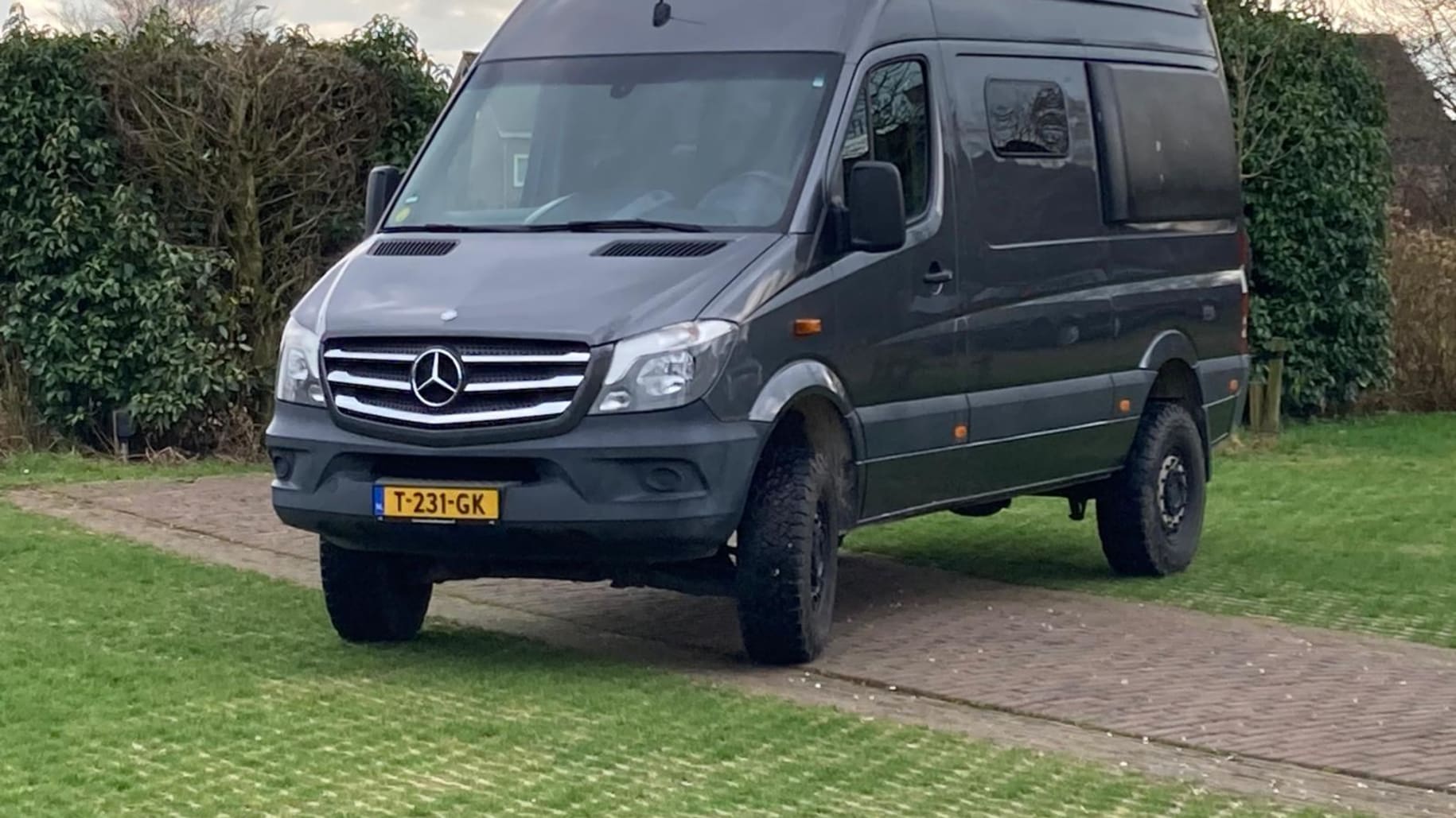 The Beast Mercedes Sprinter 4x4 exterieur